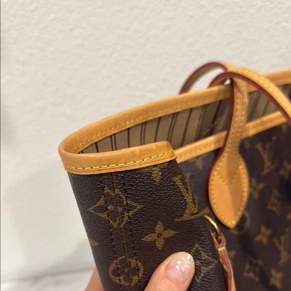 Louis Vuitton Neverfull Tote Bag MM - Picture 11 of 11